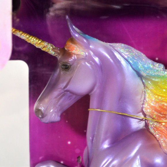 BREYER RAINBOW MAGICAL UNICORN SADDLEBRED CLASSIC PURPLE GLITTER FREEDOM SERIES - Picture 5 of 6